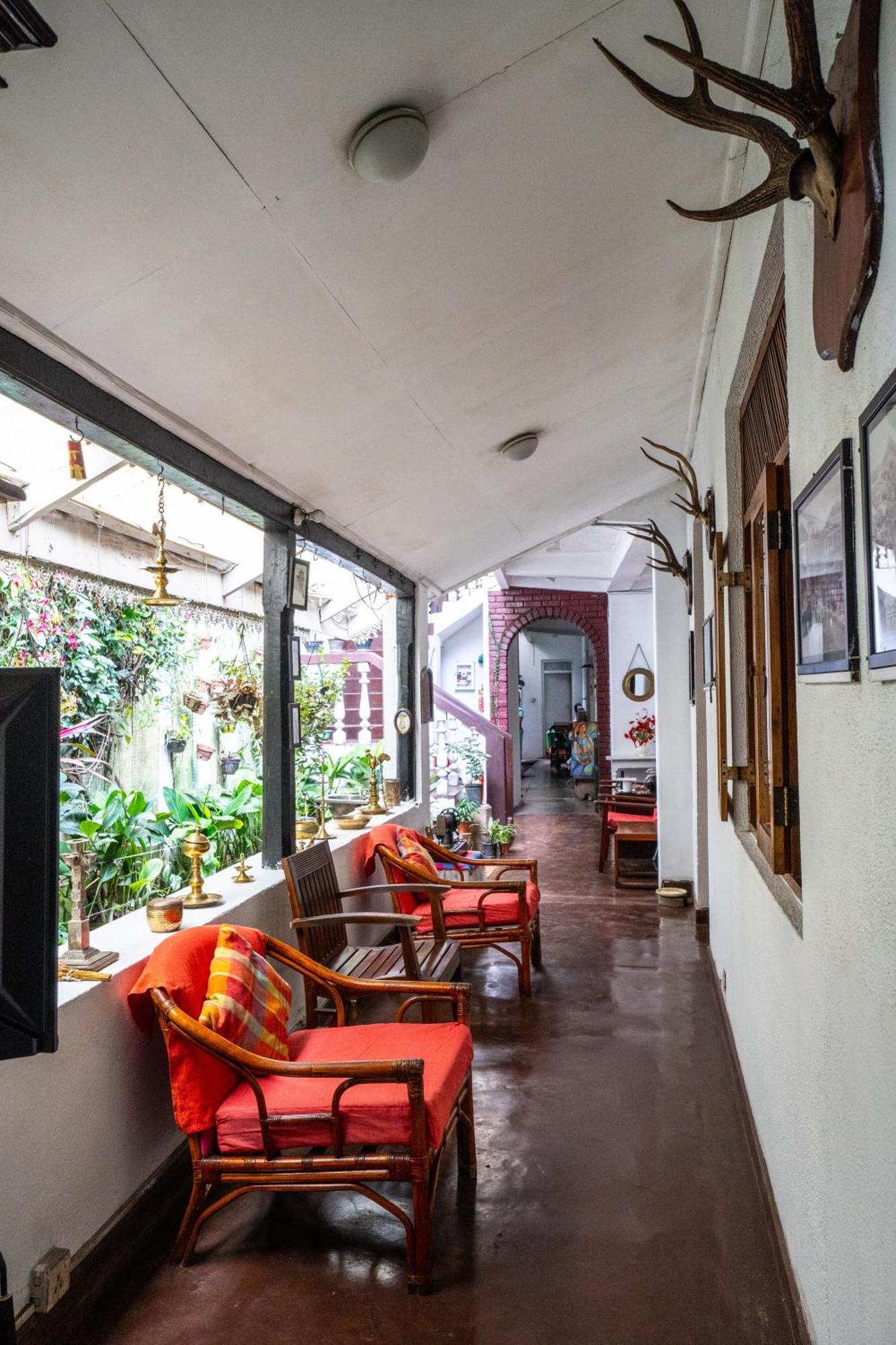 Kandy Inn Madugalle'S Family Guest House エクステリア 写真
