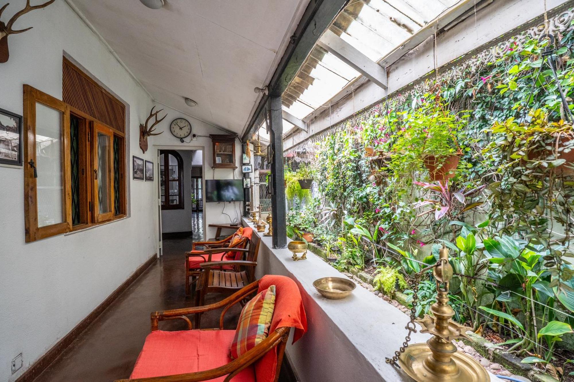 Kandy Inn Madugalle'S Family Guest House エクステリア 写真