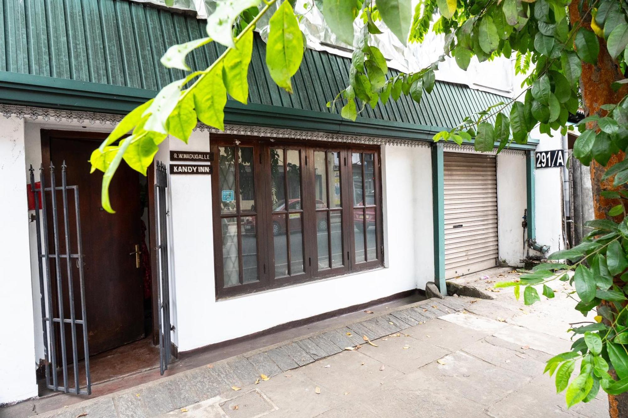 Kandy Inn Madugalle'S Family Guest House エクステリア 写真