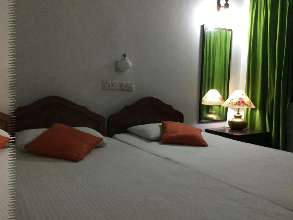 Kandy Inn Madugalle'S Family Guest House エクステリア 写真